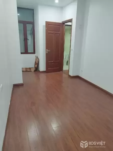 Nhà mới Tân Xuân 38m2, 5 tầng đẹp, ngõ thông thoáng, ở sướng, giá chỉ 6  tỷ