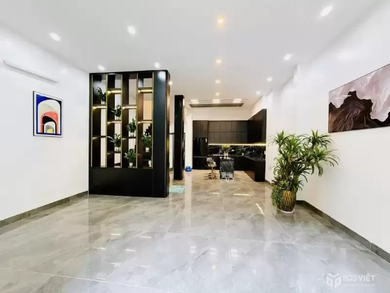 LÔ GÓC NGUYỄN TRÃI 30M RA Ô TÔ, GẦN ROYAL CITY, NHÀ ĐẸP Ở NGAY, SỔ ĐỎ CHÍNH CHỦ