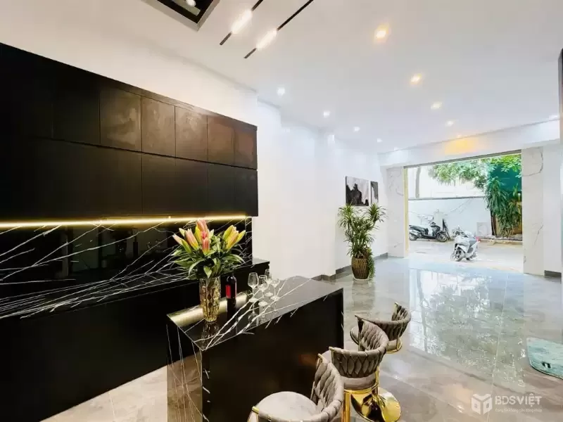 LÔ GÓC NGUYỄN TRÃI 30M RA Ô TÔ, GẦN ROYAL CITY, NHÀ ĐẸP Ở NGAY, SỔ ĐỎ CHÍNH CHỦ