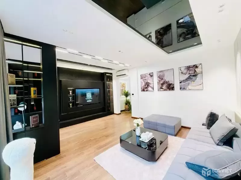 LÔ GÓC NGUYỄN TRÃI 30M RA Ô TÔ, GẦN ROYAL CITY, NHÀ ĐẸP Ở NGAY, SỔ ĐỎ CHÍNH CHỦ