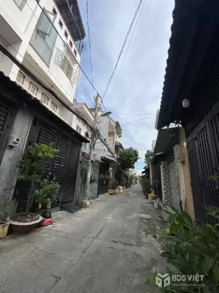 Nhỉnh 4 Tỷ – 4 Phòng Ngủ – Hẻm Ô Tô – 40M² (4x10) – Chiến Lược Bình Tân
