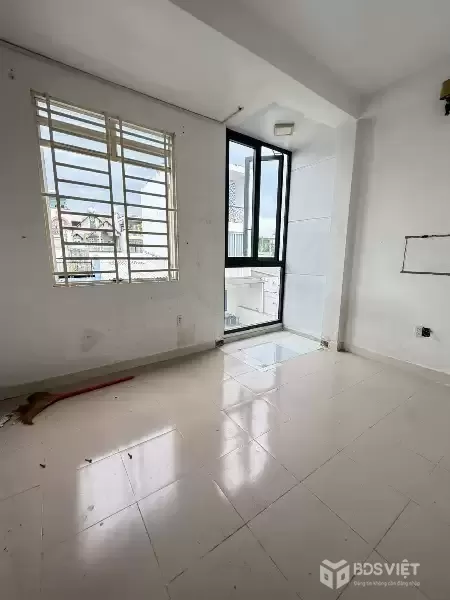 Nhỉnh 4 Tỷ – 4 Phòng Ngủ – Hẻm Ô Tô – 40M² (4x10) – Chiến Lược Bình Tân