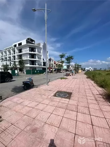 BÁN LÔ ĐẤT ĐẤU GIÁ ĐỒNG NẺO – NGỌC XUYÊN – ĐỒ SƠN  117,5M² – GIÁ CHỈ 5XTR/M²  TRUNG TÂM KINH DOANH SẦM UẤT – ZALO 0567 222 555