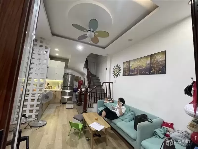 TRẦN CUNG DT 37M-7,4 TỶ NGÕ BA GÁC,1 NGOẶT VÀO NHÀ,DÂN XÂY CHẮC CHẮN