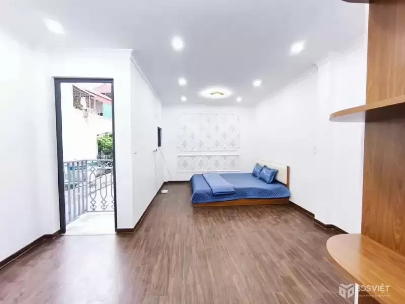 Ô TÔ ĐỖ CỔNG – CÓ SÂN RIÊNG ĐỂ CẢ CHỤC XE – NHÀ MỚI LONG LANH 5 TẦNG – Ở NGAY