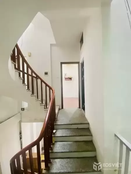 Bán Nhà Bằng B 41m2. 5 tầng. mặt tiền 4.5m. giá 9.2 tỷ Hoàng Mai Hà Nội