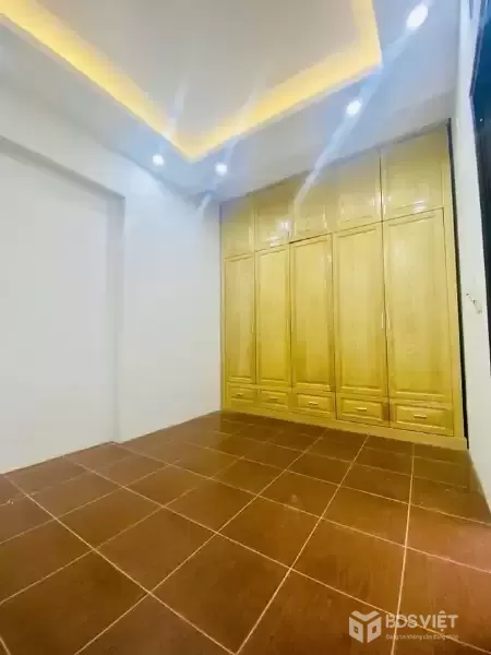 Bán Nhà Bằng B 41m2. 5 tầng. mặt tiền 4.5m. giá 9.2 tỷ Hoàng Mai Hà Nội