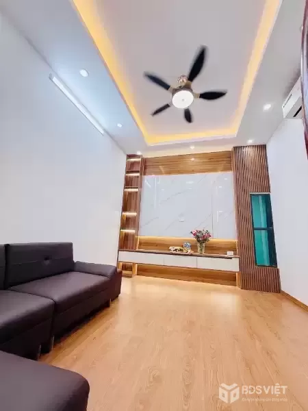 ĐỘI CẤN DT 20M x6 TẦNG 4,980 TỶ NHÀ MỚI,20M RA PHỐ,NGÕ THÔNG