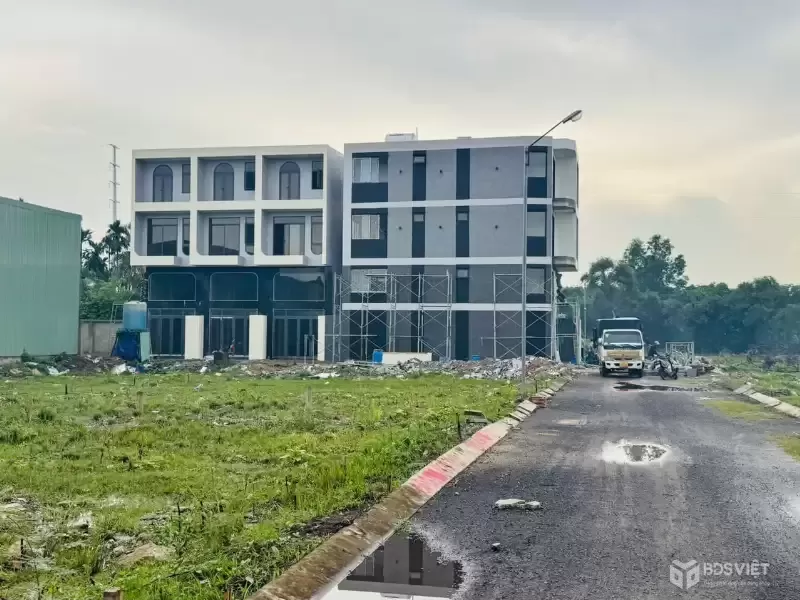 CHỈ CÒN 2 CĂN CUỐI – NHÀ LIỀN KỀ SHR NGÔ CHÍ QUỐC – HỖ TRỢ VAY 70% – GIÁ CHỈ 4 TỶ XXX