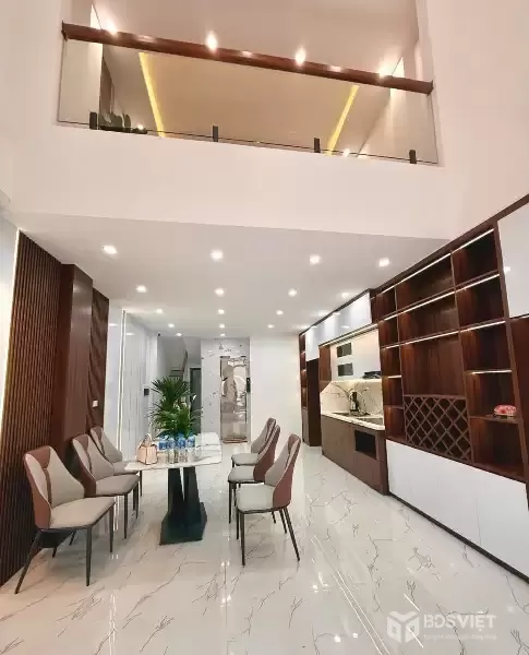 SIÊU HIẾM ĐỐNG ĐA - NGÕ ĐẸP - SIÊU NÔNG - 30M RA MẶT PHỐ - THANG MÁY XỊN - NHÀ THOÁNG SÁNG - FULL NỘI THẤT 