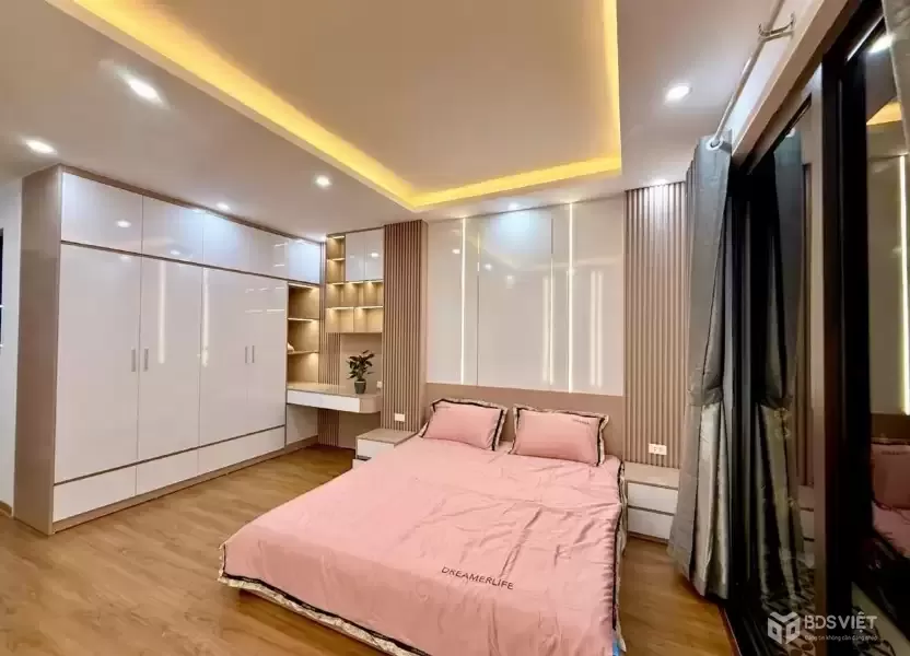 SIÊU HIẾM ĐỐNG ĐA - NGÕ ĐẸP - SIÊU NÔNG - 30M RA MẶT PHỐ - THANG MÁY XỊN - NHÀ THOÁNG SÁNG - FULL NỘI THẤT 
