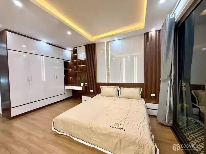 SIÊU HIẾM ĐỐNG ĐA - NGÕ ĐẸP - SIÊU NÔNG - 30M RA MẶT PHỐ - THANG MÁY XỊN - NHÀ THOÁNG SÁNG - FULL NỘI THẤT 