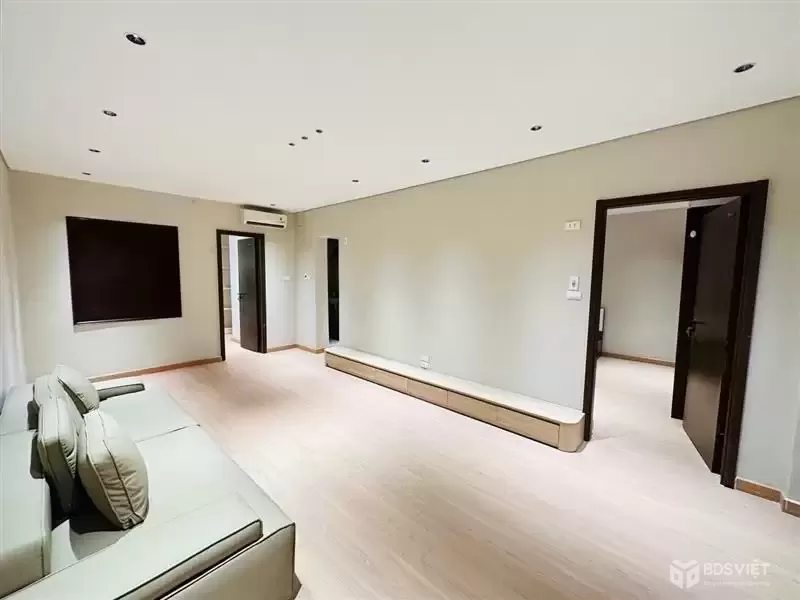 TẬP THỂ TẦNG 2  ĐƯỜNG HOÀNG QUỐC VIỆT 75M 2 NGỦ GIÁ 4,25 TỶ,FULL NỘI THẤT