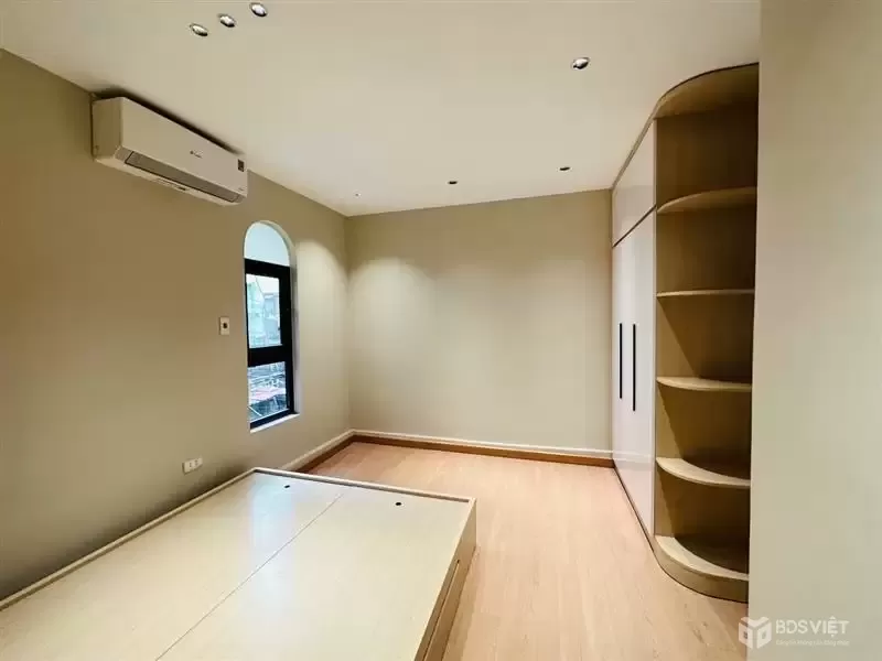 TẬP THỂ TẦNG 2  ĐƯỜNG HOÀNG QUỐC VIỆT 75M 2 NGỦ GIÁ 4,25 TỶ,FULL NỘI THẤT