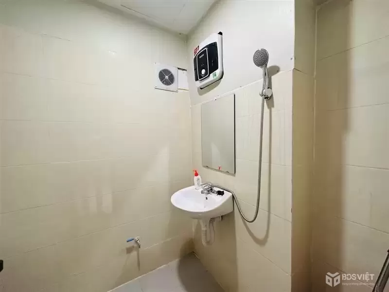TẬP THỂ TẦNG 2  ĐƯỜNG HOÀNG QUỐC VIỆT 75M 2 NGỦ GIÁ 4,25 TỶ,FULL NỘI THẤT