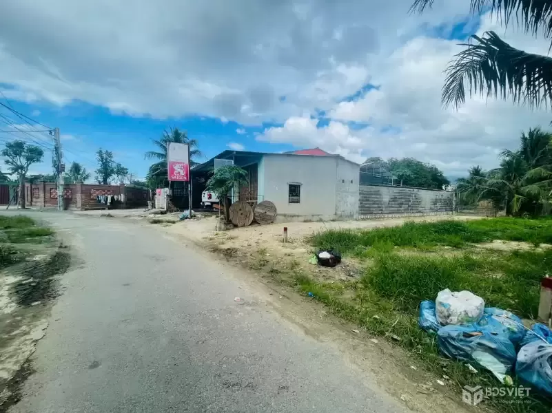 ĐấtDiên Phú đường nhựa Kinh doanh thông rộng 6m.. Lô góc 2 mặt tiền vuôn vắn.