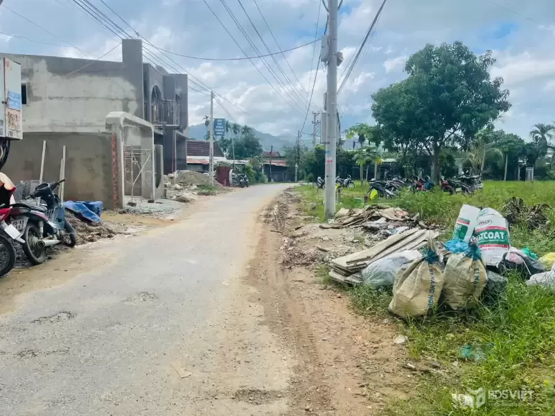 ĐấtDiên Phú đường nhựa Kinh doanh thông rộng 6m.. Lô góc 2 mặt tiền vuôn vắn.