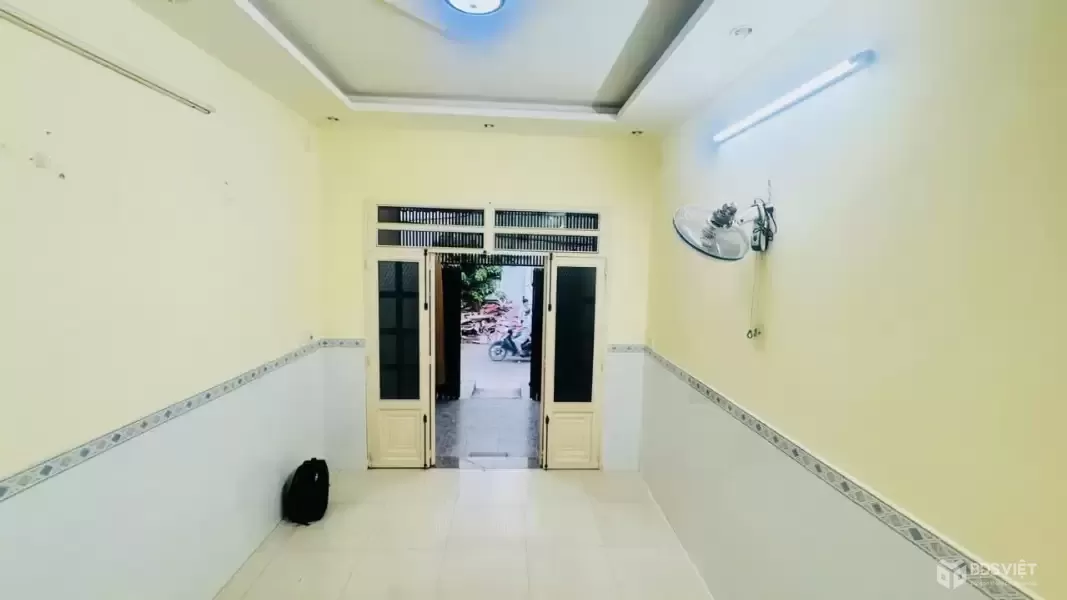 Mặt tiền đường 51 - Quận 7 - 2 tầng - 2 PN - Giá ̣9.5 tỷ