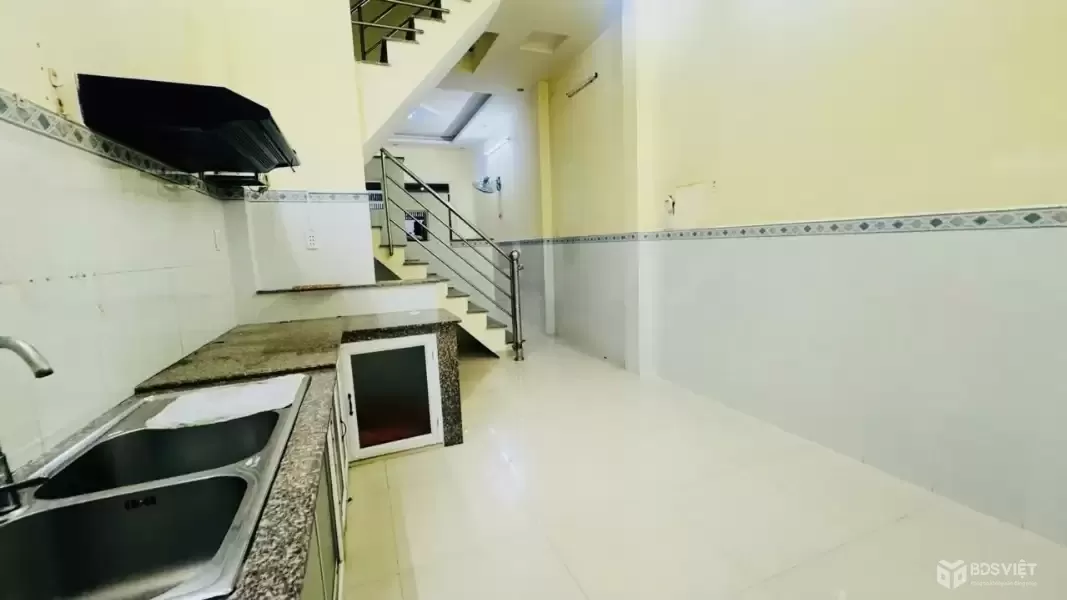 Mặt tiền đường 51 - Quận 7 - 2 tầng - 2 PN - Giá ̣9.5 tỷ