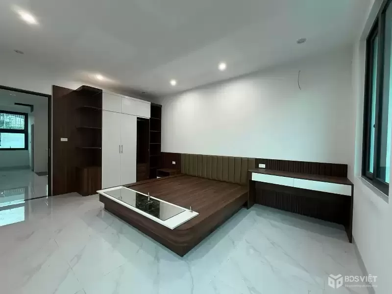 BÁN NHÀ TRUNG TÂM LONG BIÊN - GIÁ ĐẦU TƯ