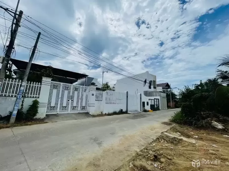 Bán đất full thổ cư mặt tiền Cầu Bè & Liên Hoa Nha Trang , đường 7 m , sổ hồng riêng