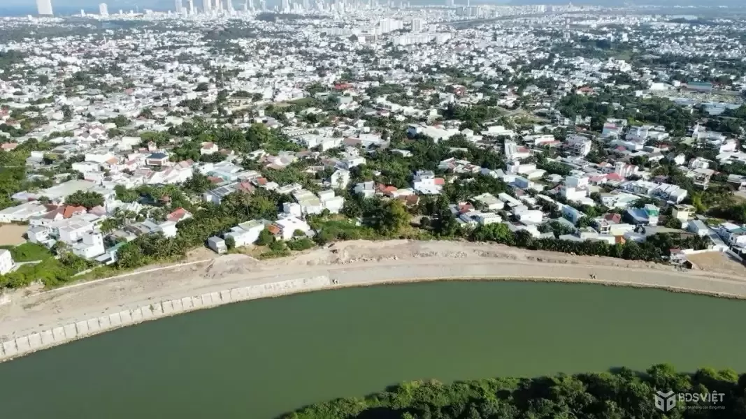 Bán đất full thổ cư mặt tiền Cầu Bè & Liên Hoa Nha Trang , đường 7 m , sổ hồng riêng