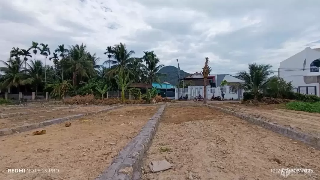 Bán đất full thổ cư mặt tiền Cầu Bè & Liên Hoa Nha Trang , đường 7 m , sổ hồng riêng