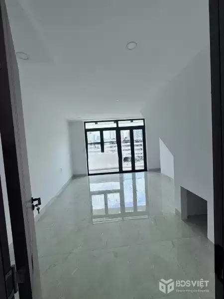 Cho thuê nhà Mặt tiền - Quận 3 - ̀5 tầng - ̀5 PN - Giá 40 tr/ tháng
