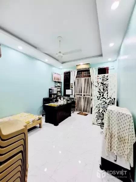 Bán gấp nhà Đội Cấn ngõ thông gần phố kinh doanh 39m² giá 10.5 tỷ