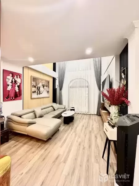 Cực hiếm nhà Hoàng Hoa Thám Ba Đình gần ô tô phân khúc hiếm chỉ 7 tỷ
