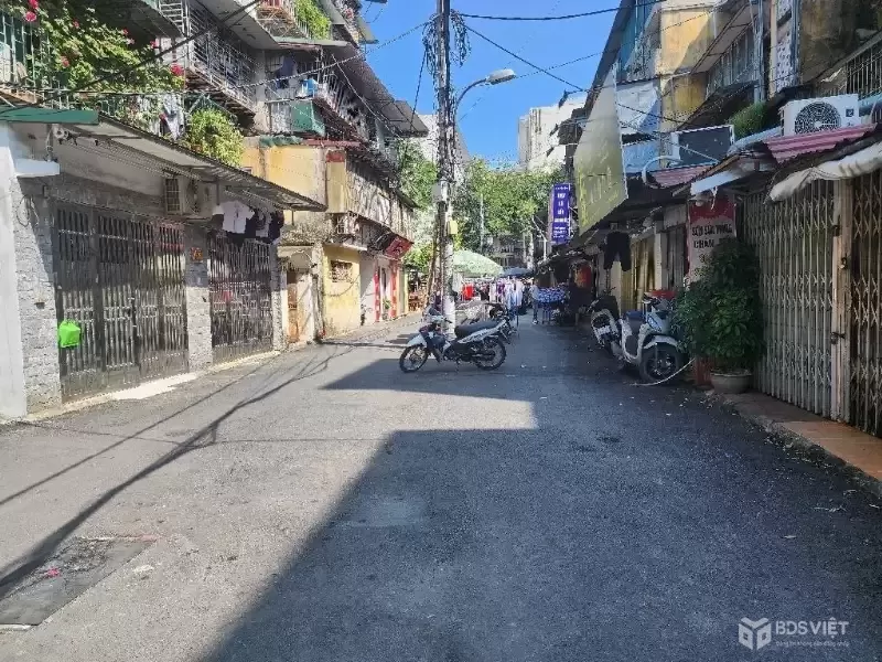 TT NGHĨA TÂN TẦNG 1-DT 70M-5,8 TỶ Ô TÔ TRÁNH,KINH DOANH SIÊU ĐỈNH ,CHO THUÊ 17TR/THÁNG