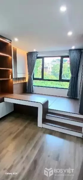 LẠC LONG QUÂN 40M 16,5 TỶ,Ô TÔ TRÁNH,VÀO NHÀ,KINH DOANH,TRƯỚC NHÀ VIEW HỒ THOÁNG VĨNH VIỄN