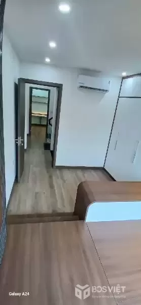 LẠC LONG QUÂN 40M 16,5 TỶ,Ô TÔ TRÁNH,VÀO NHÀ,KINH DOANH,TRƯỚC NHÀ VIEW HỒ THOÁNG VĨNH VIỄN