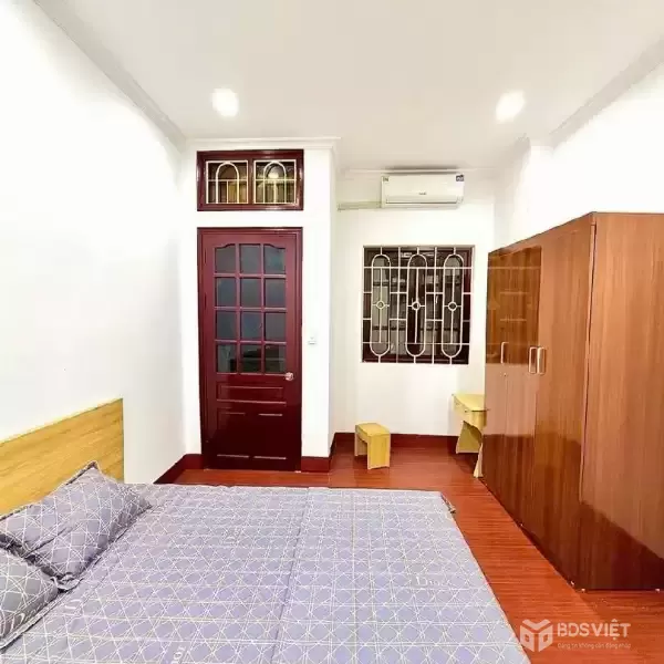 Nhà Khương Trung 32m 6.8 tỷ, 4 ngủ, ngõ ba gác, thoáng sáng, gần hồ, ở ngay.