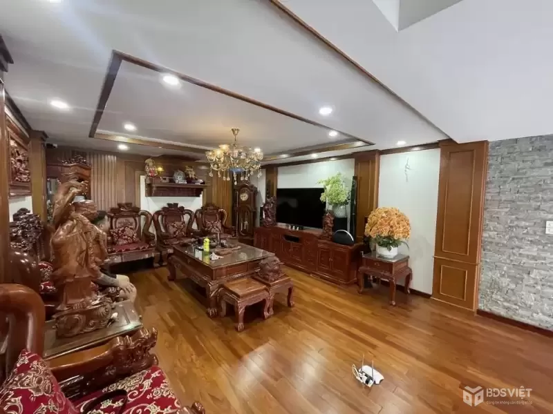 Tòa nhà 7 tầng 70m2, thang máy, ô tô tránh, khu Cầu Giấy – doanh thu 1 tỷ/năm