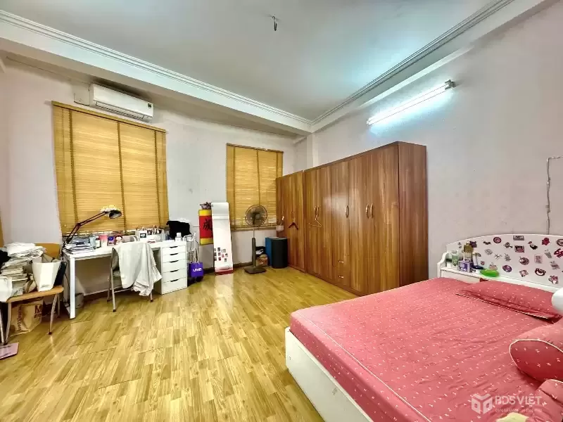 Bán Nhà Lương Định Của 29m2. 5 tầng. mặt tiền 5m. giá 9.5 Tỷ Đống Đa Hà Nội
