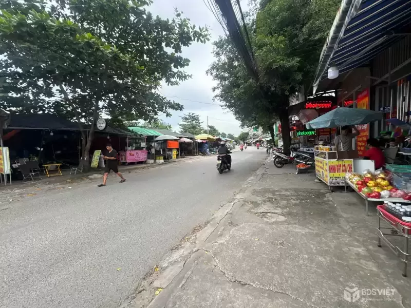 MẶT TIỀN KINH DOANH TRUNG TÂM DĨ AN – DÃY TRỌ 2 TẦNG NGANG 10M – THU 70TR/THÁNG – 416M² FULL THỔ CƯ