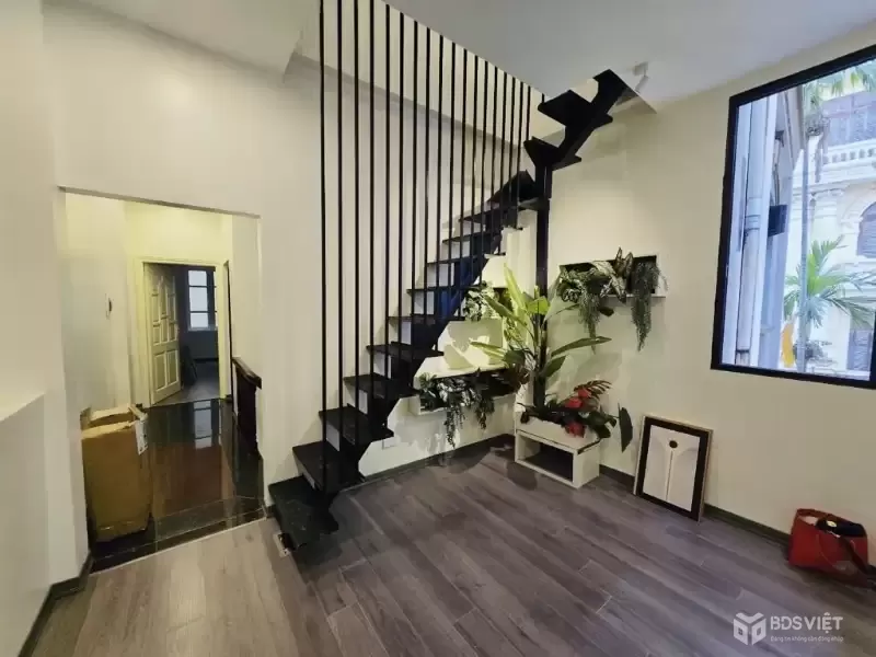 CẦU GIẤY 43M-11,5 TỶ NHÀ ĐẸP GẦN PHỐ,LÔ GÓC,DÂN XÂY,NGÕ BA GÁC,NỞ HẬU