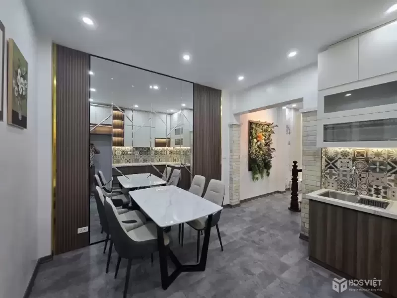 CẦU GIẤY 43M-11,5 TỶ NHÀ ĐẸP GẦN PHỐ,LÔ GÓC,DÂN XÂY,NGÕ BA GÁC,NỞ HẬU