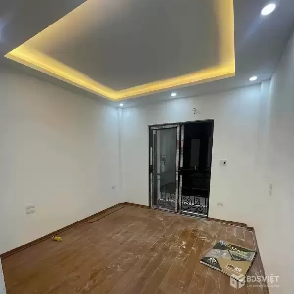 Bán nhà Quan Nhân 26m – nhà mới 5 tầng, ngõ thông, trước nhà 2.5 m, đi bộ ra phố.