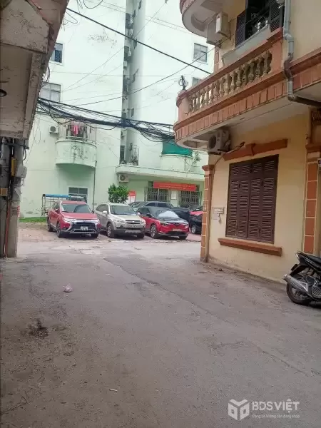 BÁN NHÀ CẤP 4 NGUYỄN XIỂN, PHÂN LÔ OTO TRÁNH, GẦN PHỐ, NGÕ THÔNG, MẶT TIỀN 4M, CHỈ 9.X TỶ