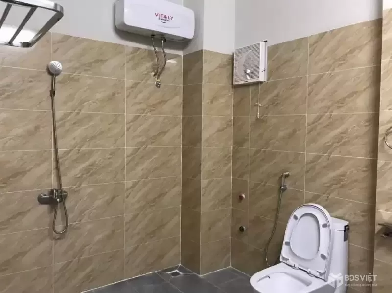 Cho thuê nhà nguyên căn 3 tầng 4 phòng ngủ gần chợ Ngô Quyền Phường 6 Đà Lạt giá 15tr