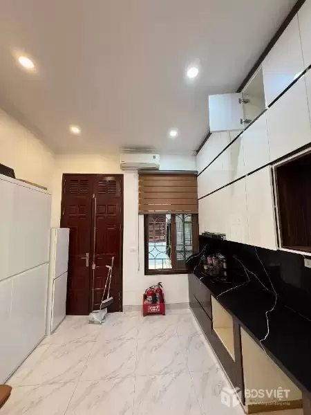 Bán nhà mặt phố Phạm Văn Đồng, 33m2, 5 tầng, vị trí cực đẹp, giá 7,2 tỷ