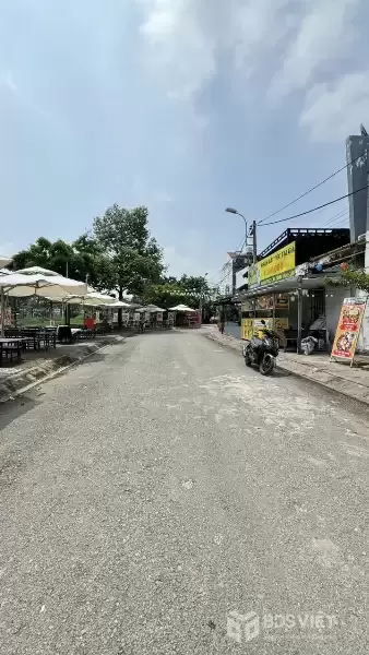 Đất Mặt Tiền KDC Bình Chánh View Sông Hồ - Sát Quận 8 - Đang Có Dòng Tiền Cho Thuê - Ngang Khủng 24M - 465M2 - 50 tỷ
