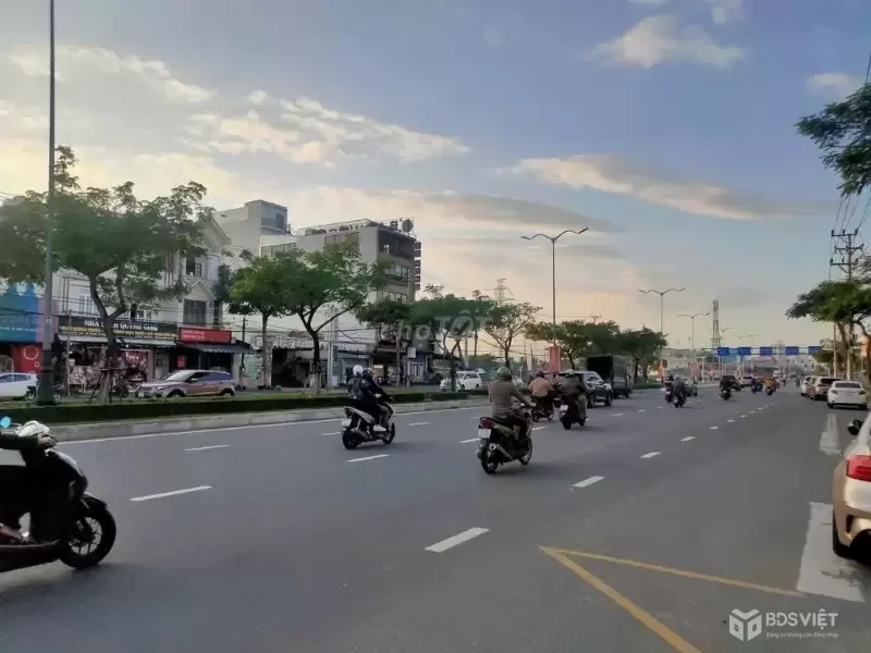 ♥ MT Lê Văn Hiến, 2 mặt Thoáng, 310m2, ngang 6.2m, 3 tầng, ~55tr/m2