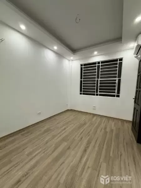 Bán Nhà Kim Ngưu 19m2. 5 tầng. mặt tiền 4m. giá 5.2 Tỷ Hai Bà Trưng Hà