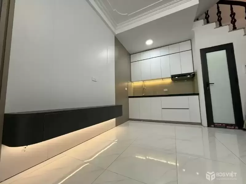 Bán Nhà Kim Ngưu 19m2. 5 tầng. mặt tiền 4m. giá 5.2 Tỷ Hai Bà Trưng Hà