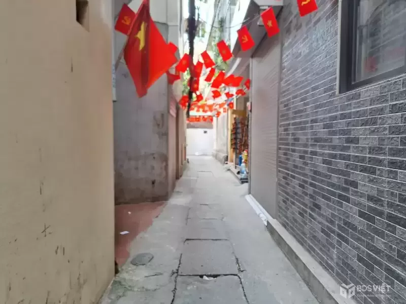 Bán Nhà Ngõ Gốc Đề 27m2. 3 tầng. mặt tiền 3.5m. giá 6.8 Tỷ Hai Bà Trưng Hà Nội