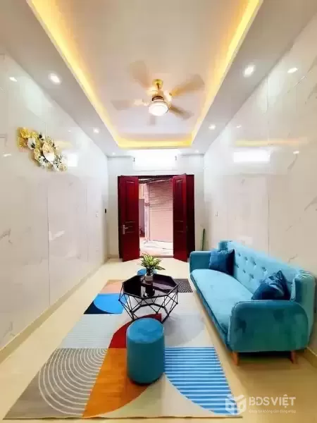 Bán Nhà Ngõ Gốc Đề 27m2. 3 tầng. mặt tiền 3.5m. giá 6.8 Tỷ Hai Bà Trưng Hà Nội