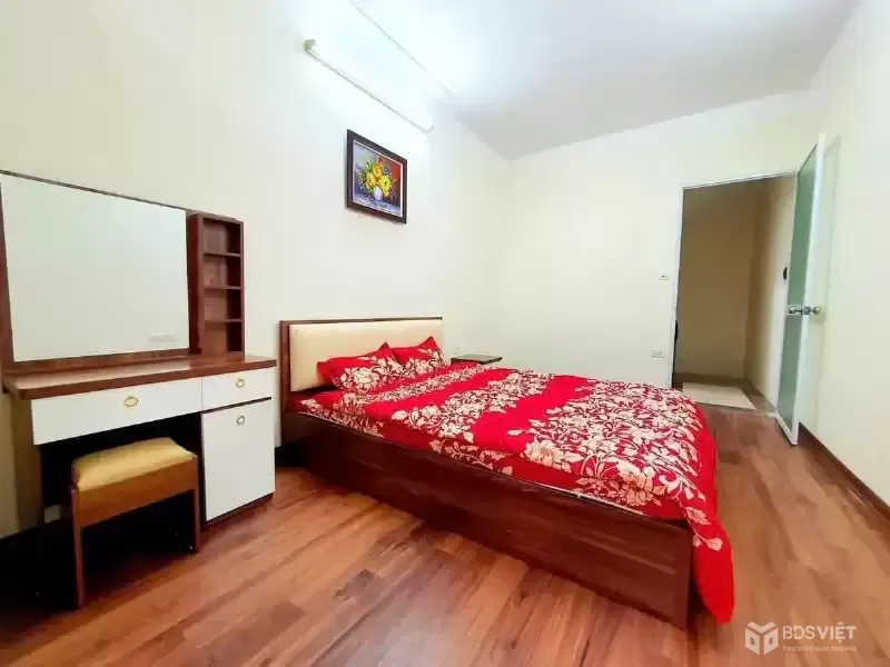 Bán Nhà Ngõ Gốc Đề 27m2. 3 tầng. mặt tiền 3.5m. giá 6.8 Tỷ Hai Bà Trưng Hà Nội